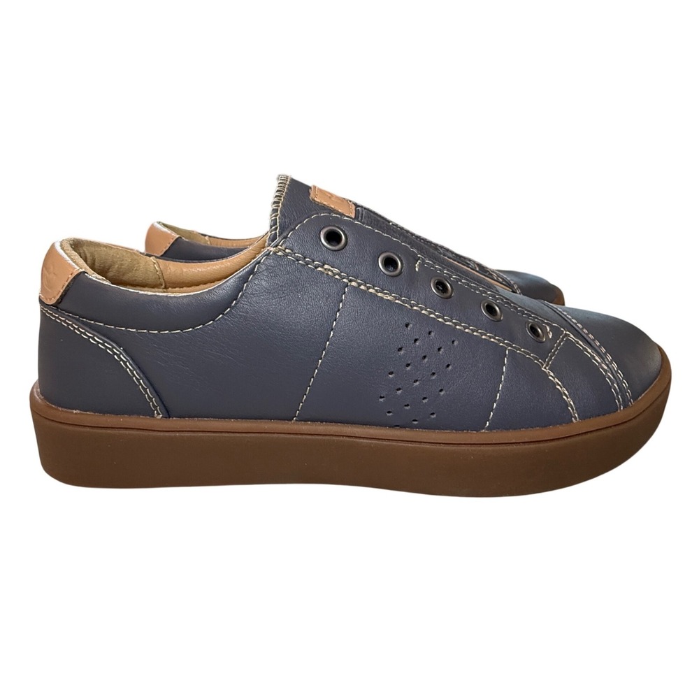 NWOT Spenco Womens Gray Slip On Leather Sneakers Wide Fit Size 6.5 Orthodic Shoe